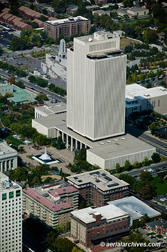 © aerialarchives.com LDS Chuch Office building,Salt Lake City, Utah aerial photograph,
AHLB9686