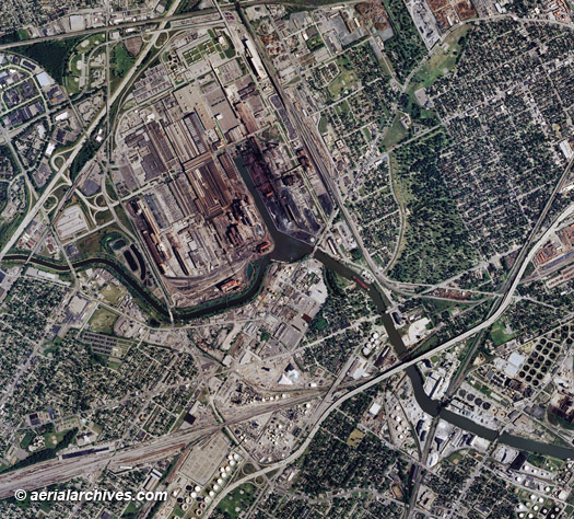 © aerialarchives.com Ford Plant Detroit, Michigan, aerial map,
AHLV3052