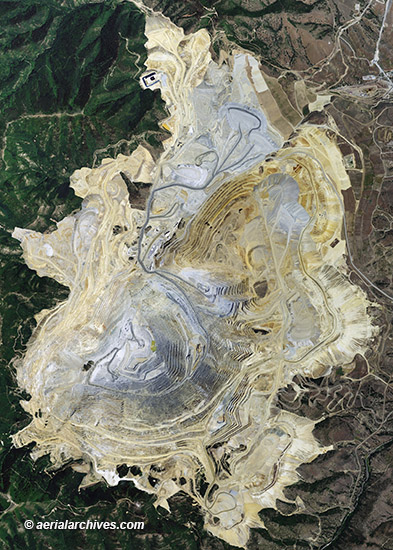© aerialarchives.com, aerial map of Bingham Canyon mine, CEDFPJ, AHLV3476